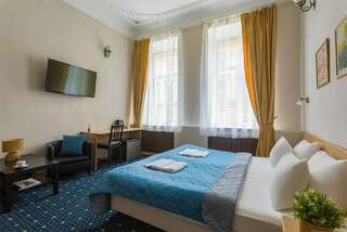 Гостиница Александр Санкт-Петербург Улучшенный Стандарт с диваном-9