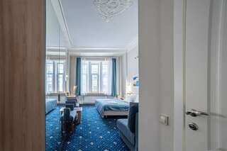 Гостиница Александр Санкт-Петербург Улучшенный Стандарт с диваном-10